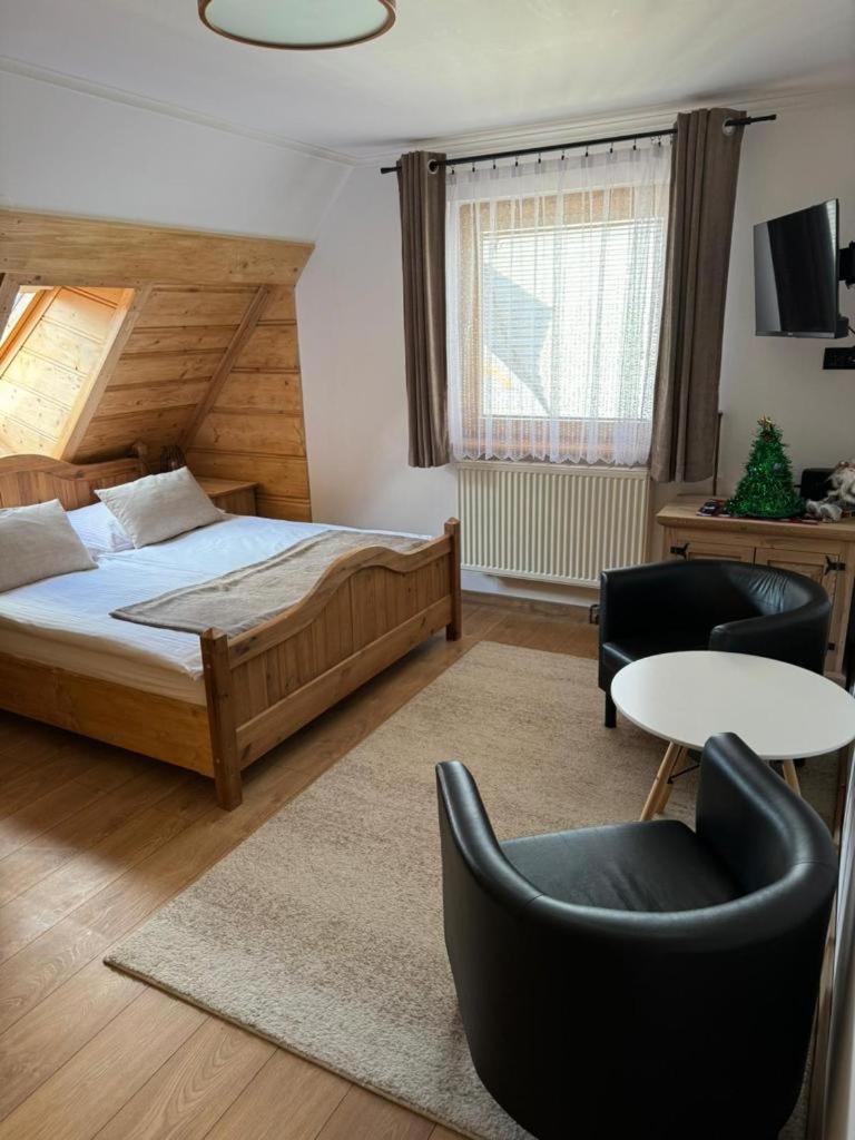 Apartamenty I Pokoje Krupowki Tuz Tuz Zakopane Rom bilde